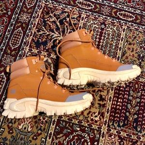 |CAT Footwear| Trespass Leather Boots in size 9 M